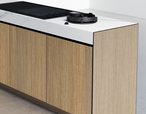 CUISINE D’EXTÉRIEUR BOIS BEIGE ET MARBRE BANC