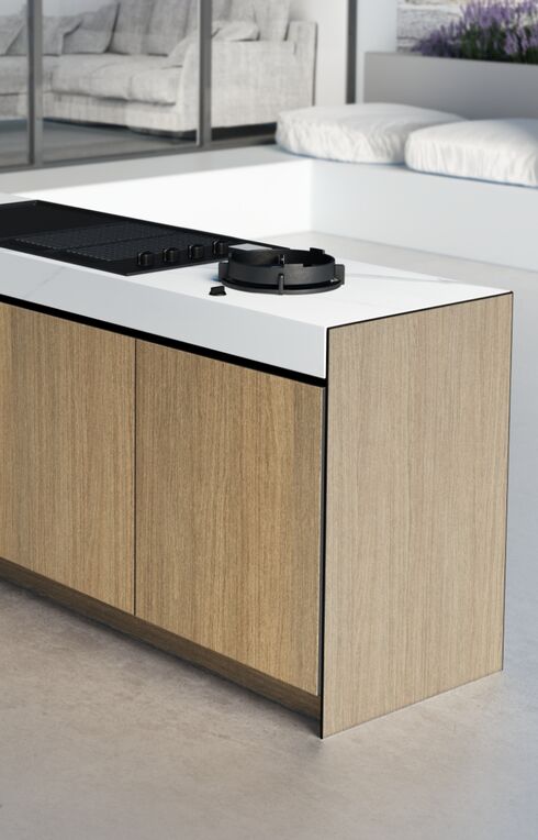 CUISINE D’EXTÉRIEUR BOIS BEIGE ET MARBRE BANC